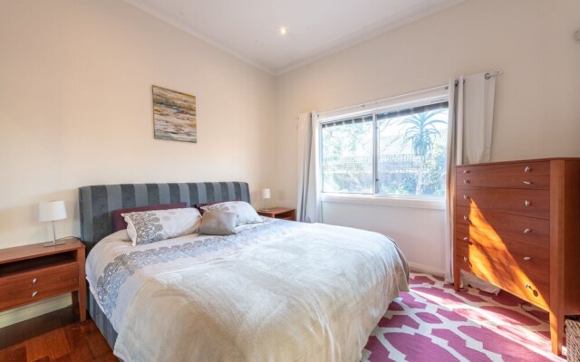 Gorgeous family retreat next to the CBD