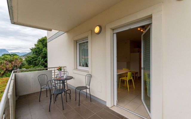 Torbole Relax, Pool & Balcony Apartment 2