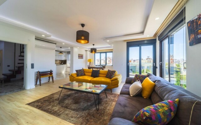 Lovely Duplex Flat Near Beach in Muratpasa