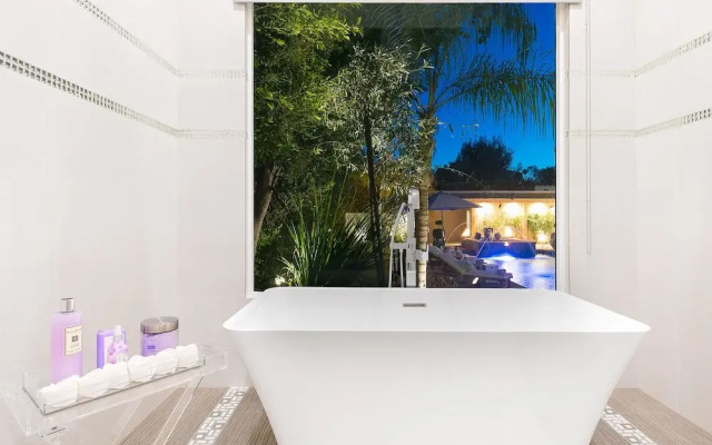 Beverly Hills Luxury Modern Palace