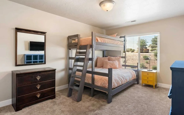 The Suite Escape By Redawning