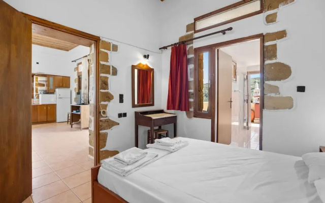 Countryside Apartment 2 With Shared Swimming Pool