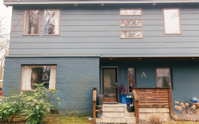 Modern Blue Ultra Chic Nashville Retreat