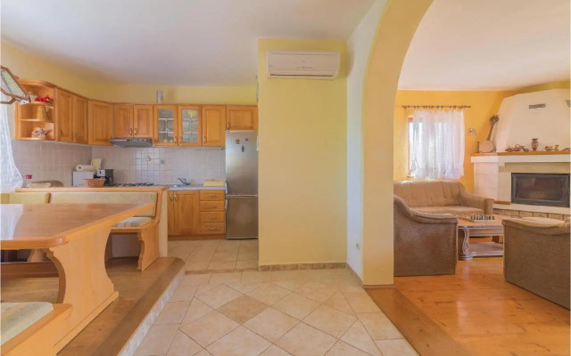 Two-Bedroom Holiday home Jezera with a Fireplace 05