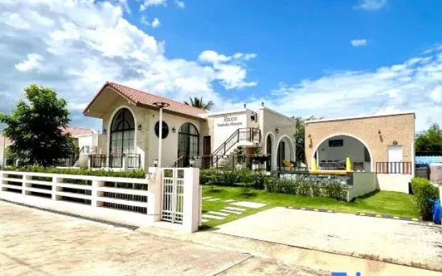 RiccoPoolvillaKhaoyai