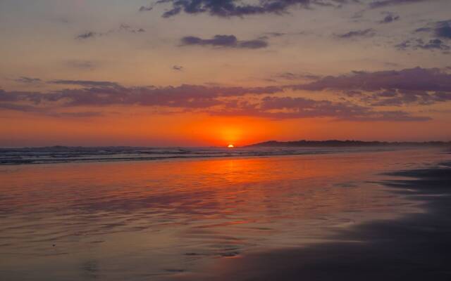 Sunset Del Mar Resort