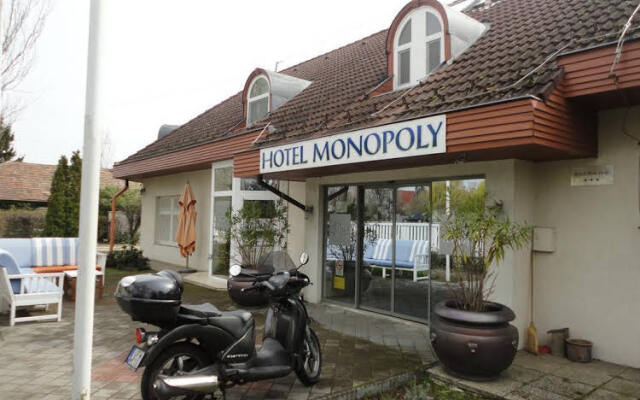 Hotel Monopoly