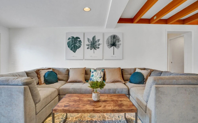 4BD House with Private Heated Pool