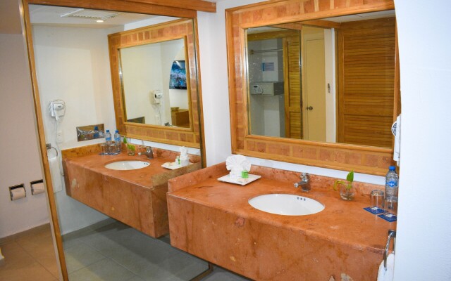 Beachscape Kin ha Villas & Suites