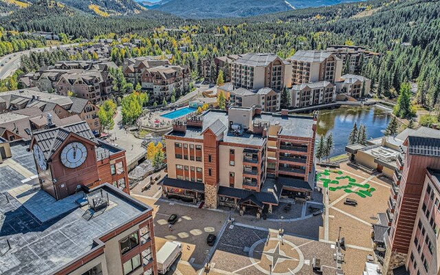 Your Next Vacay at Peak 9 Ski-in/ski-out