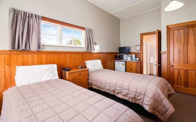 Quality Suites Huka Falls – Guest Rooms – Taupo