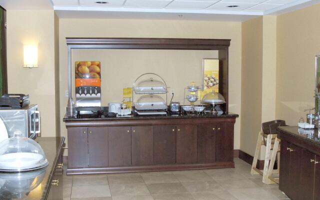 Hampton Inn & Suites Dayton-Airport