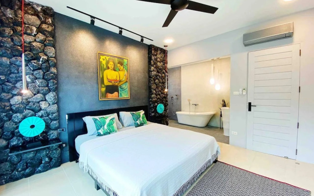 Stylish 3br Pool Villa Walk to Beautiful Naiyang Beach