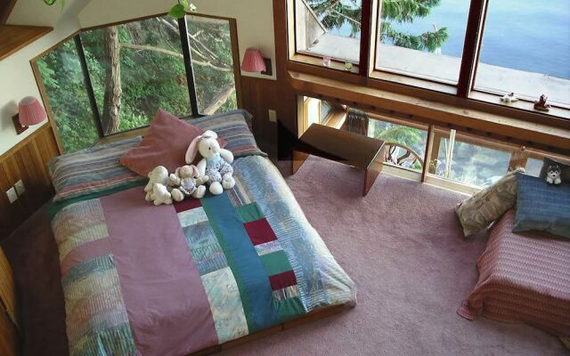 Serenity by the Sea Retreat B&B