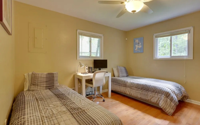 Pools, Hot Tub & More: Bushkill Mountain Getaway!