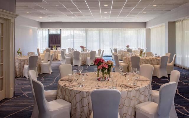 Sonesta Hotel Houston IAH Airport