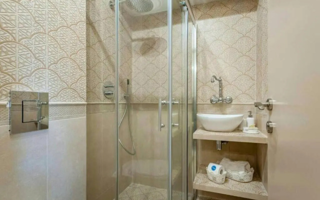 Private House 5 BDR In Mamilla up to 12 People !