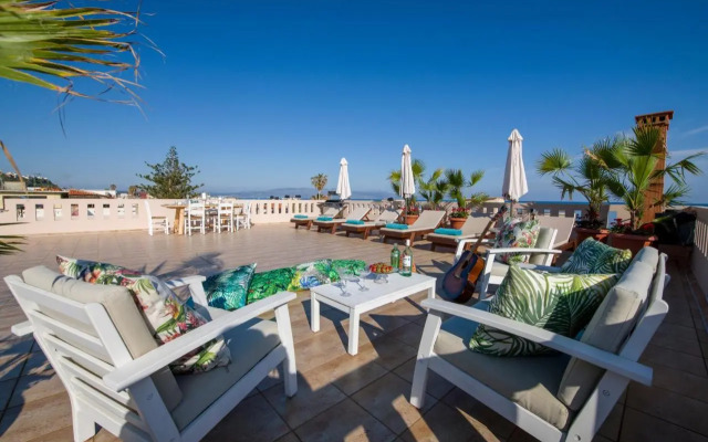 Manolia Dream Apartment 3-bedrooms 30m to the beach