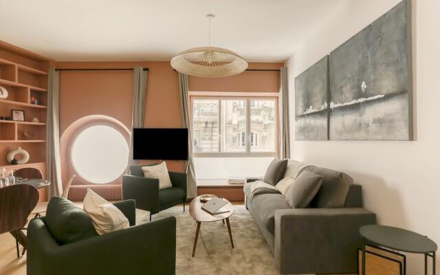 New Modern 2 Bedrooms In Louvre Palais Royal