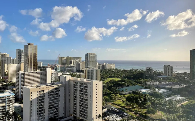 Cozy Hawaiian Monarch Condo by RedAwning