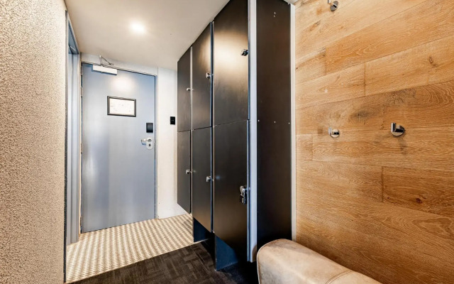 BUNK Surfers Paradise - International Backpacker Hostel