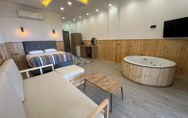 Aurora Suit Bungalov