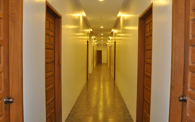 Yadanarpon Dynasty Hotel