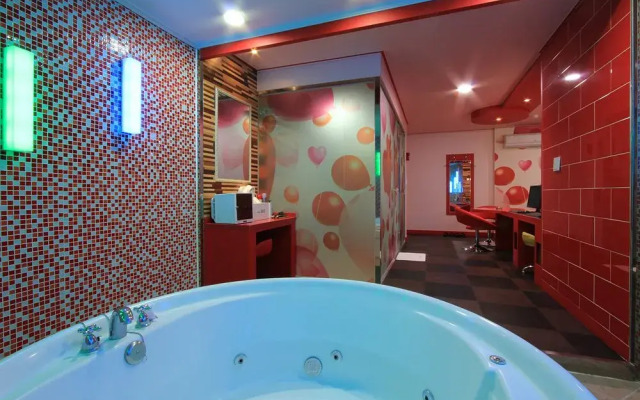 Hotel 369