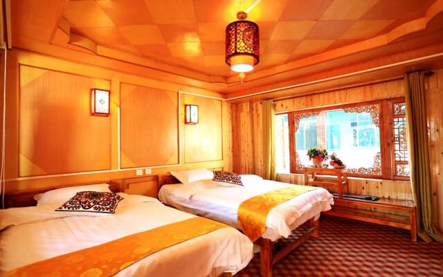 Lijiang Shiwai Taoyuan Inn