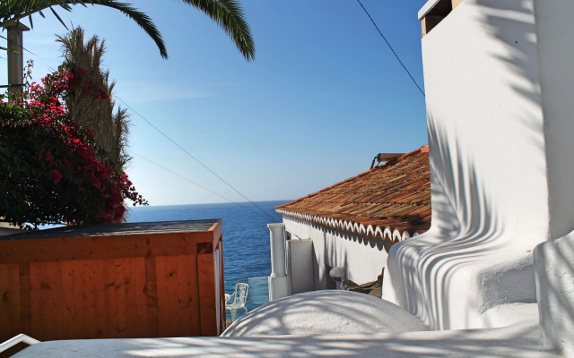 Beachfront cottage in sunny Calheta – the ideal hideaway | Cottage do Mar