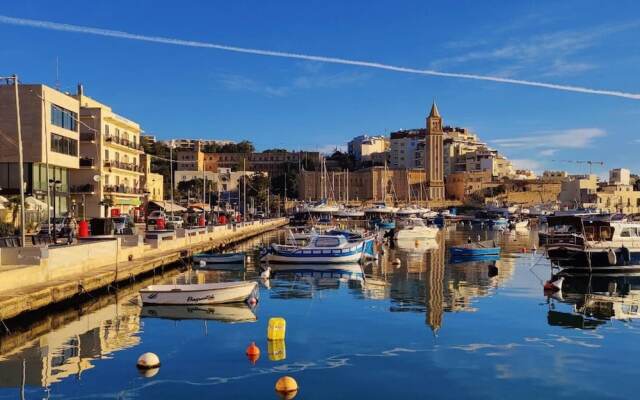 Peaceful Haven With Stunning Views Close to sea