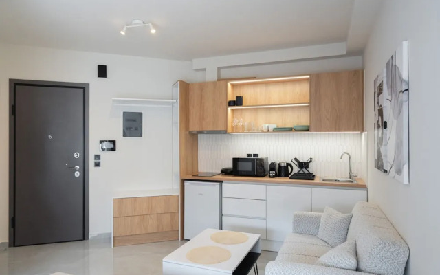 LIV - Prime Central Athens Studio S8-3a
