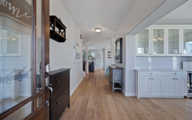 Flagline Trail 5 Bedroom Home by RedAwning