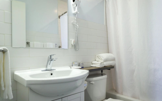 Wayside Motel Manitoulin