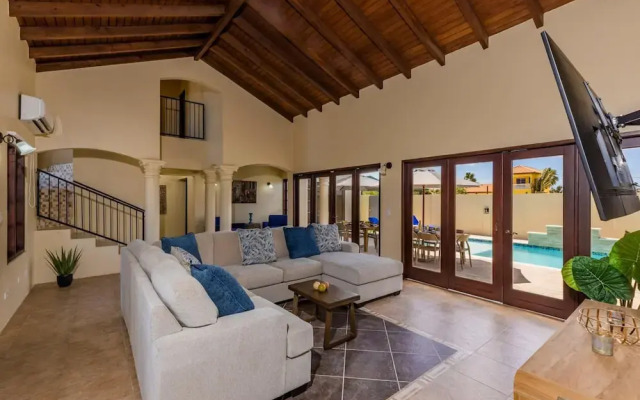 Large 5BR Villa With Private Pool Near Eagle Beach