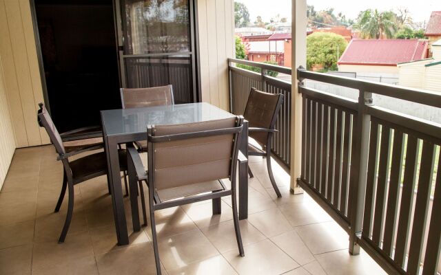 National Hotel Complex and Bendigo Central Apartments