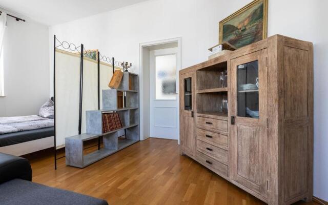 Parkside City Apartments No16