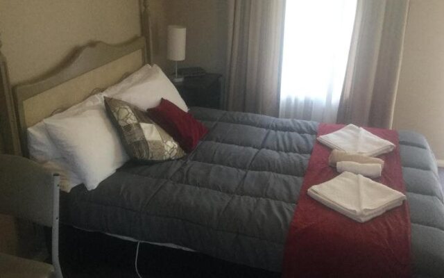 Village Motor Inn