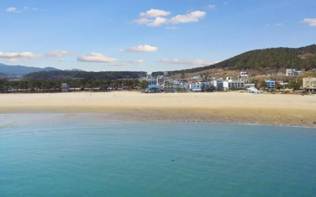 Yeonpo Beach Pension - фото 1
