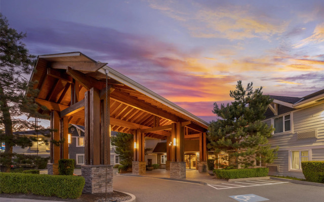 Best Western Plus Country Meadows Inn