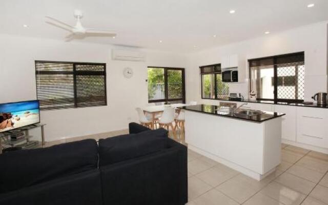 6 Petrie Ave, Marcoola, Pet Friendly, Linen supplied