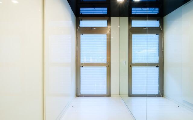 Puerta de Hierro Design Duplex II by My City Home