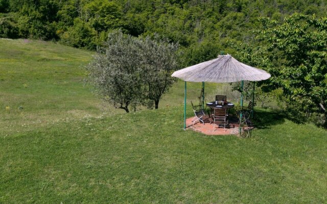 Stylish Holiday Home in Castelnuovo Dei Sabbioni with Pool