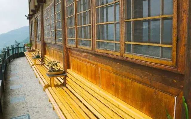 Longsheng Lian Lodge Hotel