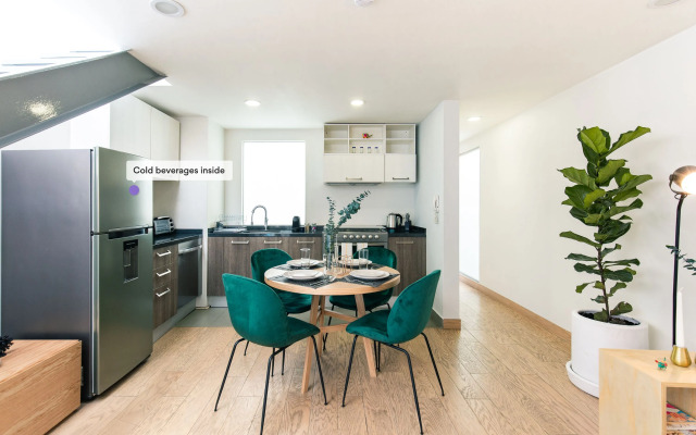 Stunning PH with Private Roof Terrace