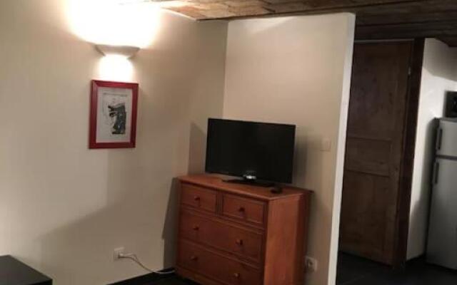 Studio 29 m2 proche La Défense WIFI