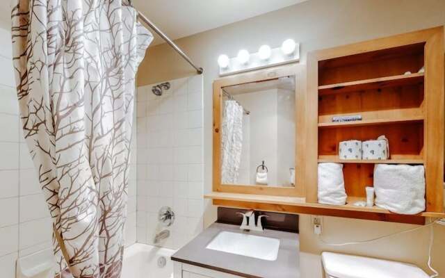 1 Bedroom Colorado Vacation Rental in River Run Village Steps from the Summit Express Gondola