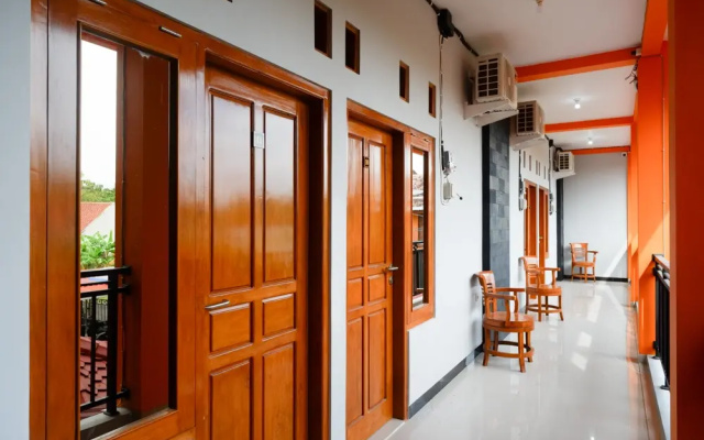 RedDoorz Syariah near Rumah Sakit Bhina Bhakti Husada