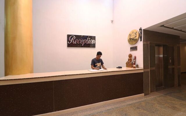 OYO 16395 Hotel G K Palace