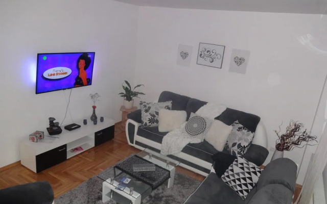 Apolon Apartments